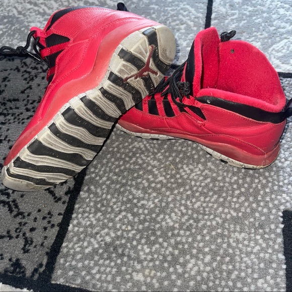 Jordan 10 Retro Bulls Over Broadway Sneakers SIZE 7Y - Picture 3 of 5